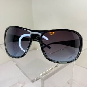 Women Fashion Sunglasses black frame Amber Lens DG23049